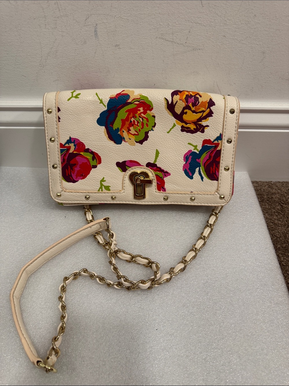 Betsey Johnson multi color floral roses crossbody bag turnlock